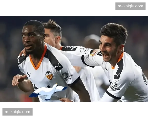 瓦伦西亚与体能教练续约，后者因帮助球队成为联赛“跑不死”的代表而受认可